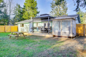 Charming Arlington Home with Hot Tub and Fenced Yard!